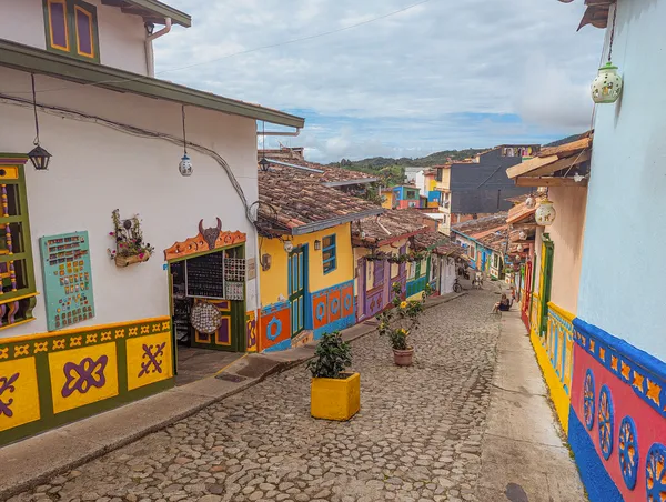 Gasse in der Altstadt von Guatape