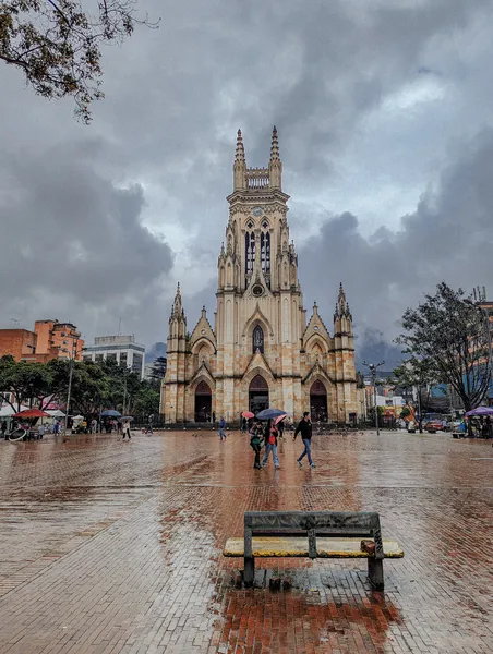 Basílica de Nuestra Señora de Lourdes Chaperino