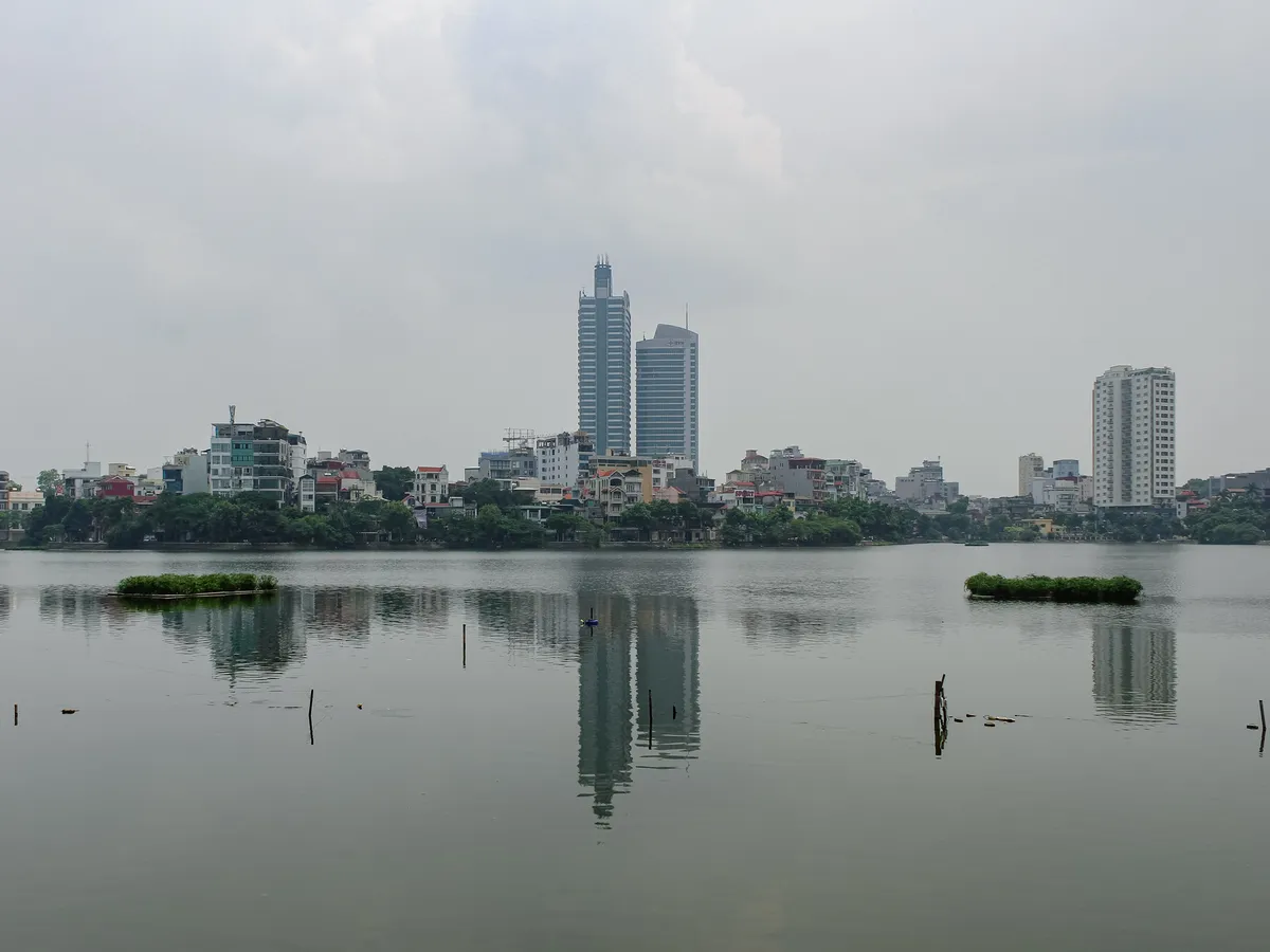 Hanoi Blick auf die Skyline vom Westsee