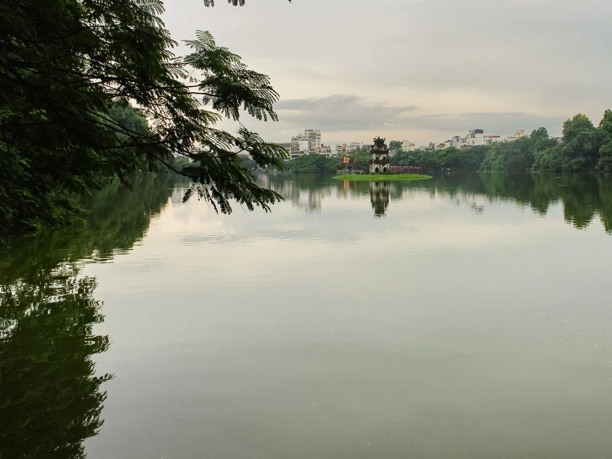 Hoan Kiem See in Hanoi