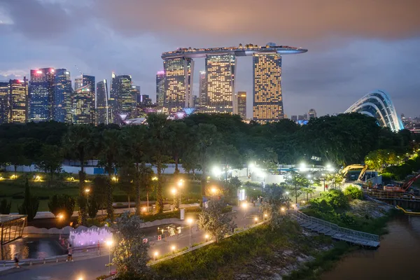 Singapur Skyline bei Nacht